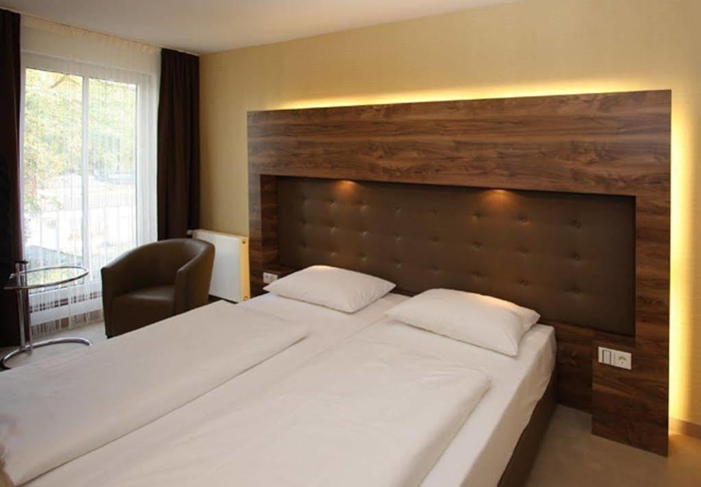 Hotel Conti Duisburg - Partner Of Sorat Hotels ภายนอก รูปภาพ